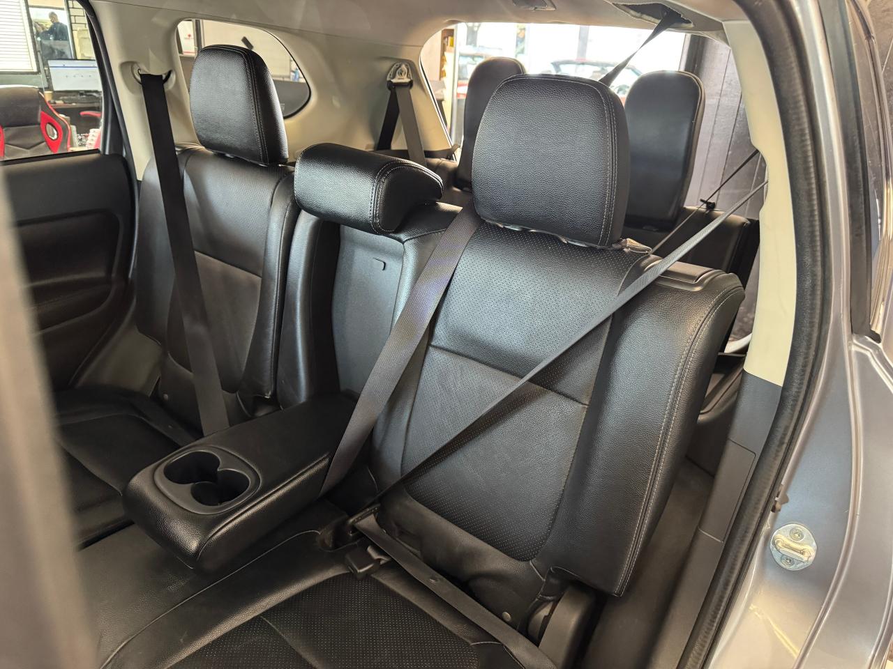 2016 Mitsubishi Outlander GT AWD 7 Passenger+Roof+AdaptiveCruise+CLEANCARFAX - Photo #25
