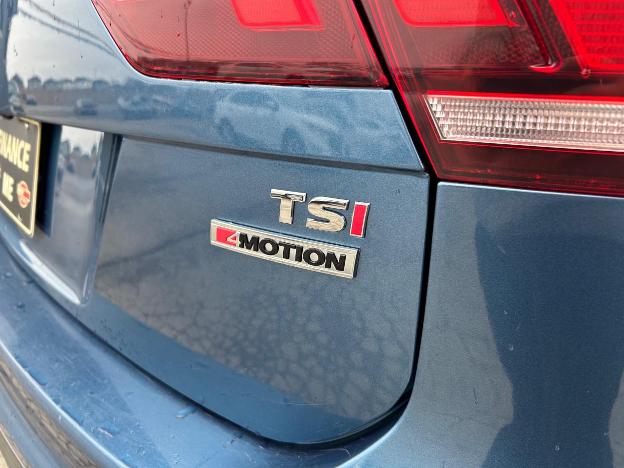 2018 Volkswagen Tiguan COMFORTLINE 4Motion Photo4