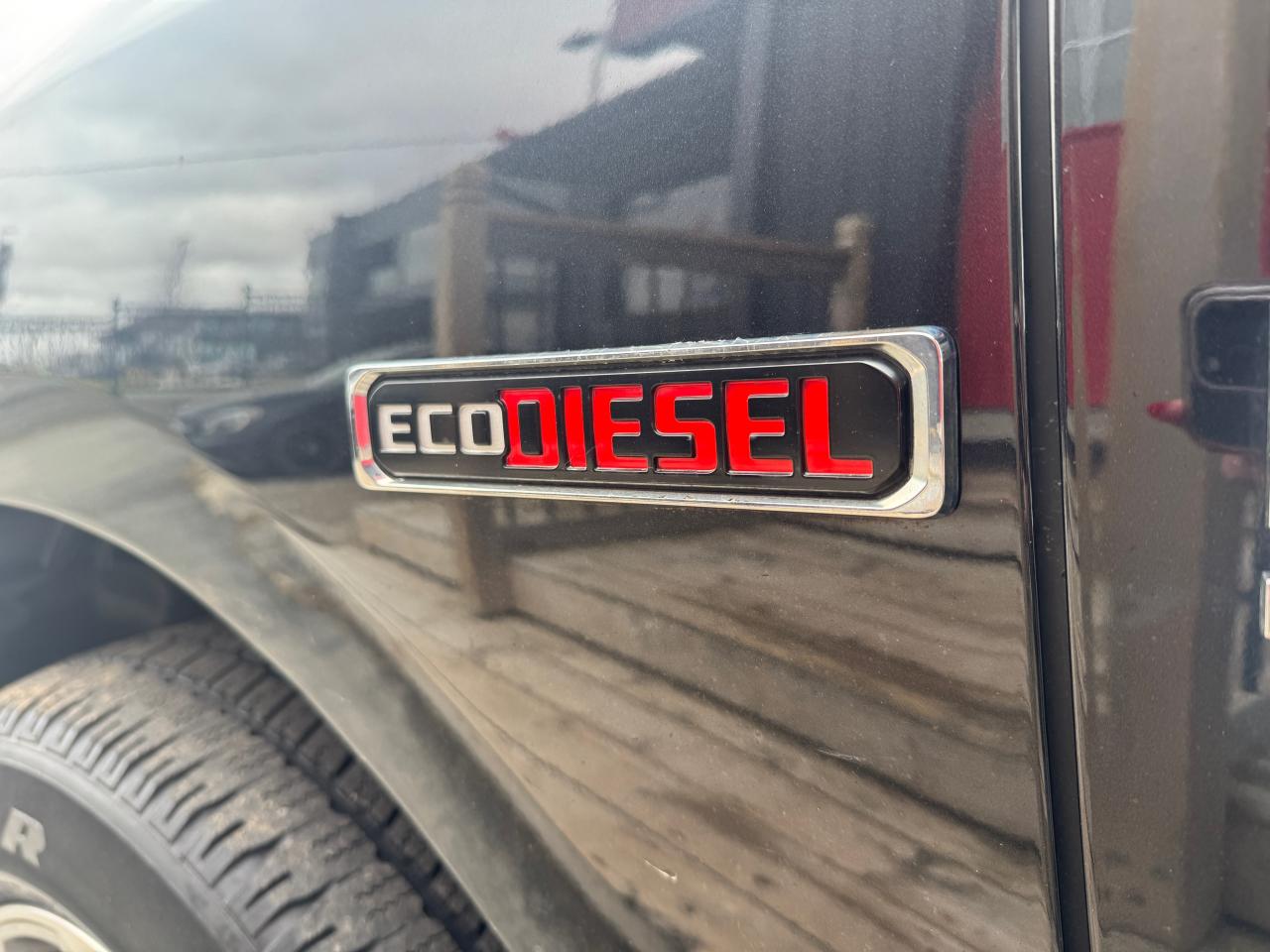 2018 RAM 1500 ECODIESEL Limited 4x4 TOW PKG Crew Cab 5'7" Box - Photo #9