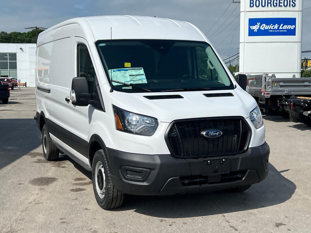 2025 Ford Transit Cargo Van T-250 148" MED RF 9070 GVWR RWD Photo3