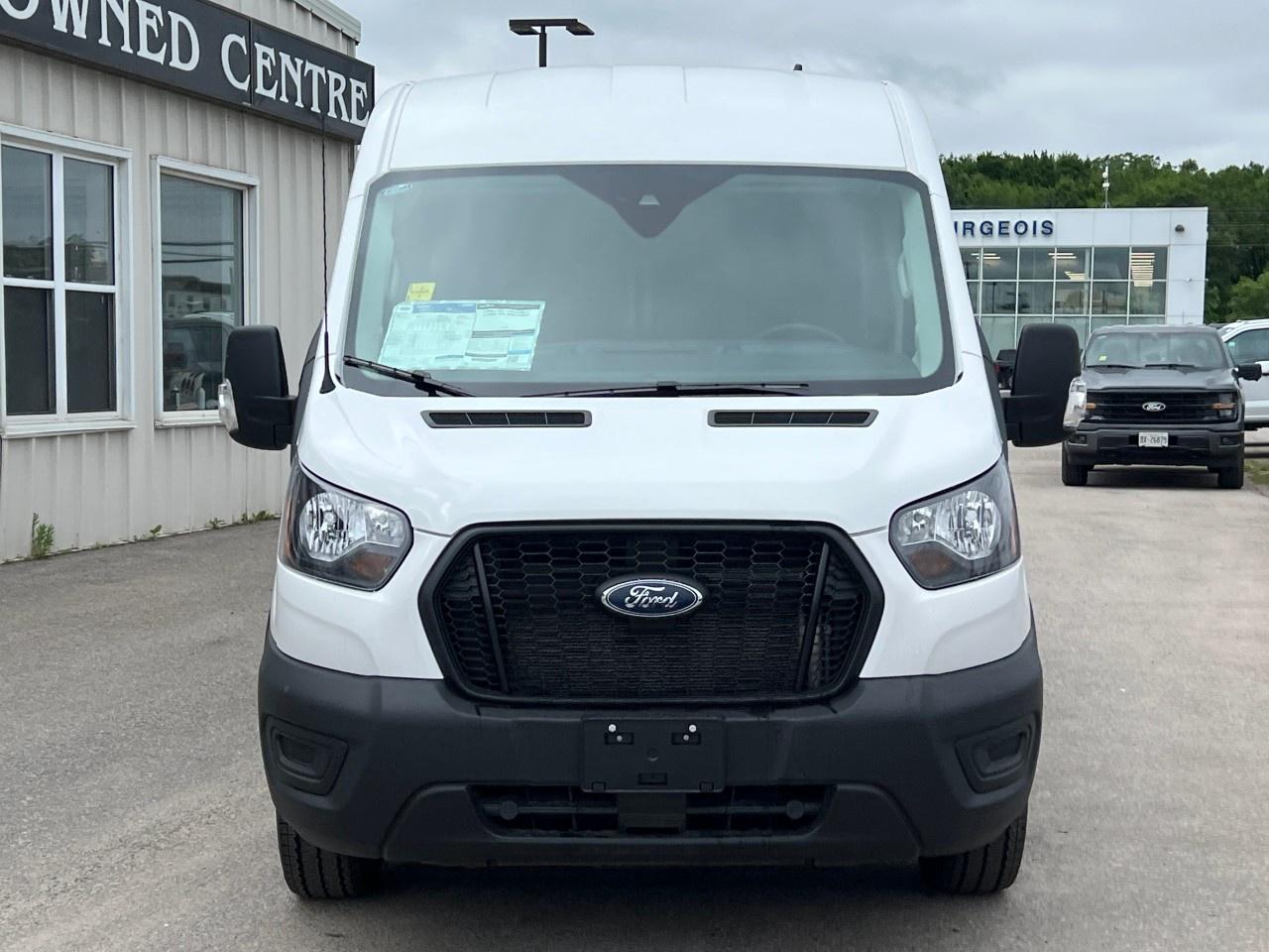 2025 Ford Transit Cargo Van T-250 148" MED RF 9070 GVWR RWD Photo2