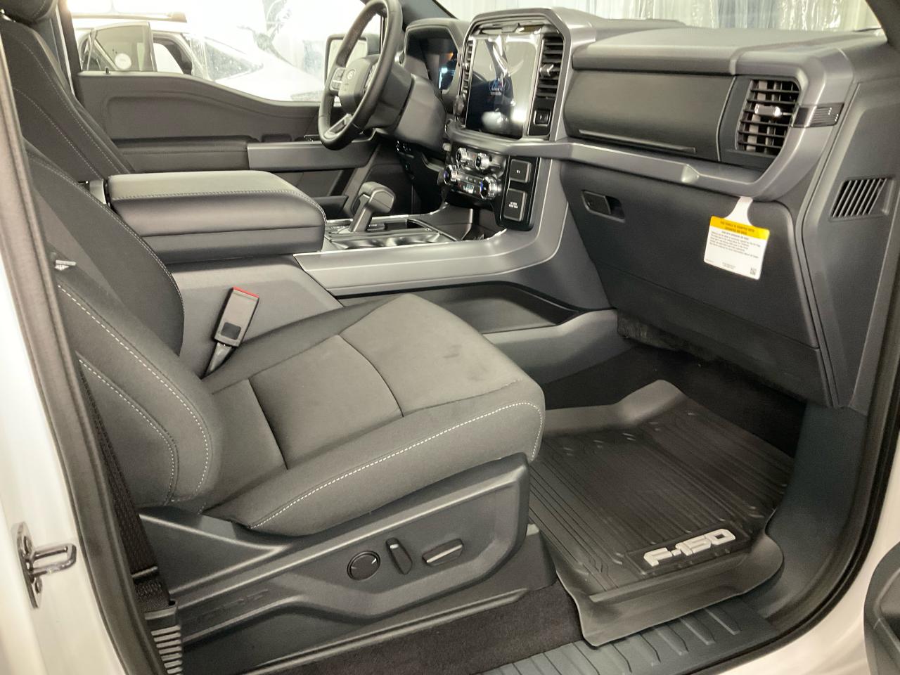 2025 Ford F-150 XLT Photo5