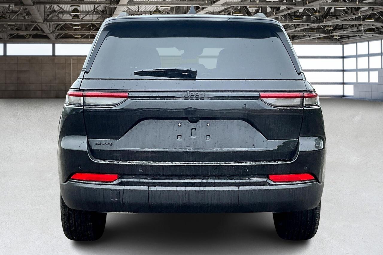 2025 Jeep Grand Cherokee ALTITUDE 4X4 | Leather | Power Sunroof | SideSteps Photo