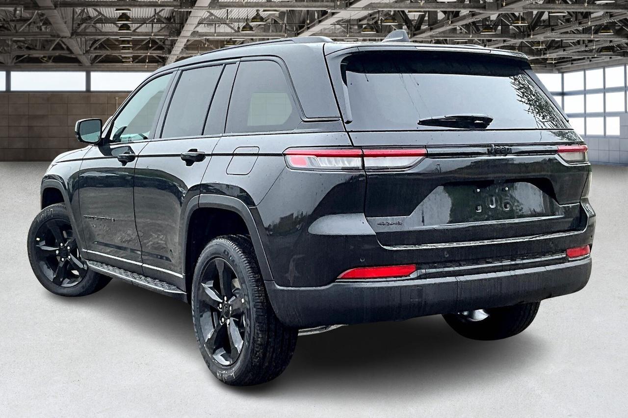 2025 Jeep Grand Cherokee ALTITUDE 4X4 | Leather | Power Sunroof | SideSteps Photo