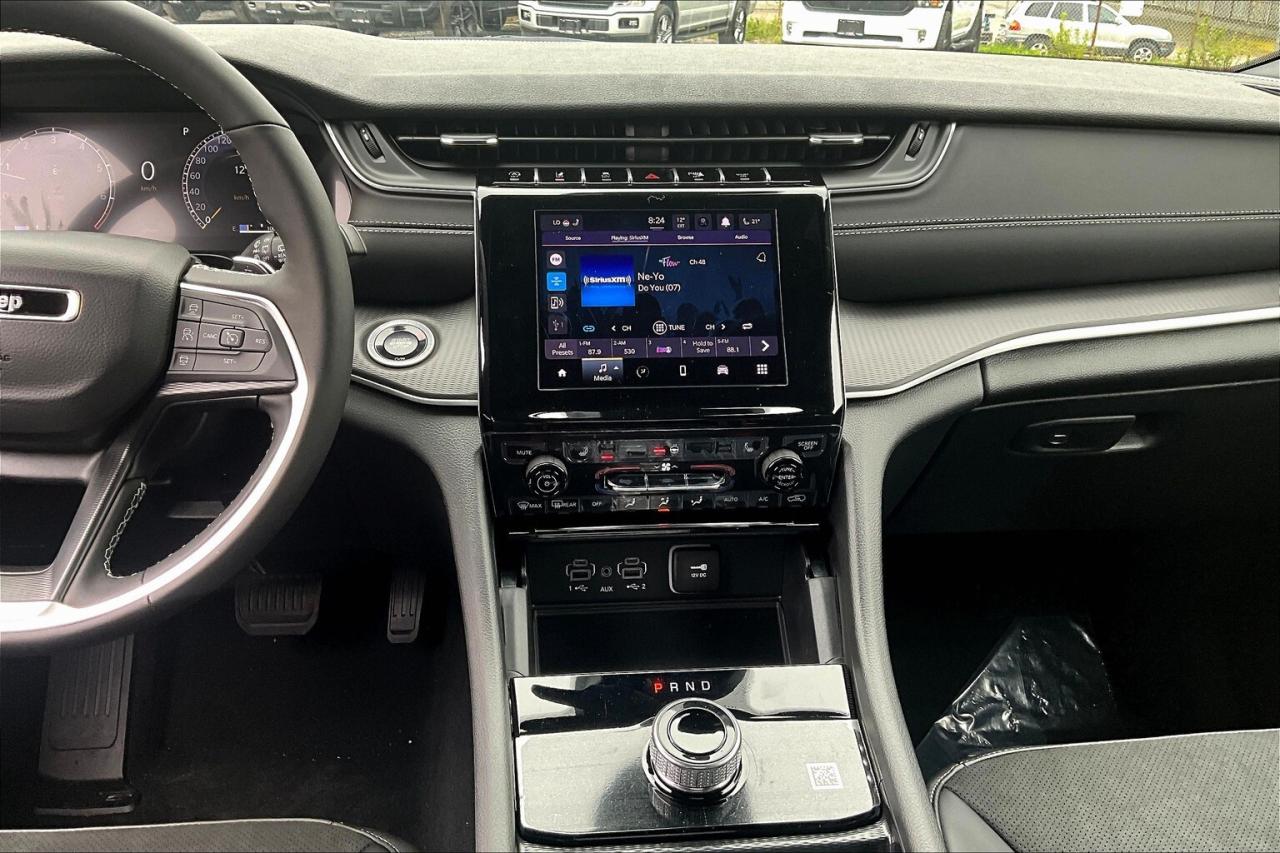 2025 Jeep Grand Cherokee ALTITUDE 4X4 | Leather | Power Sunroof | SideSteps Photo