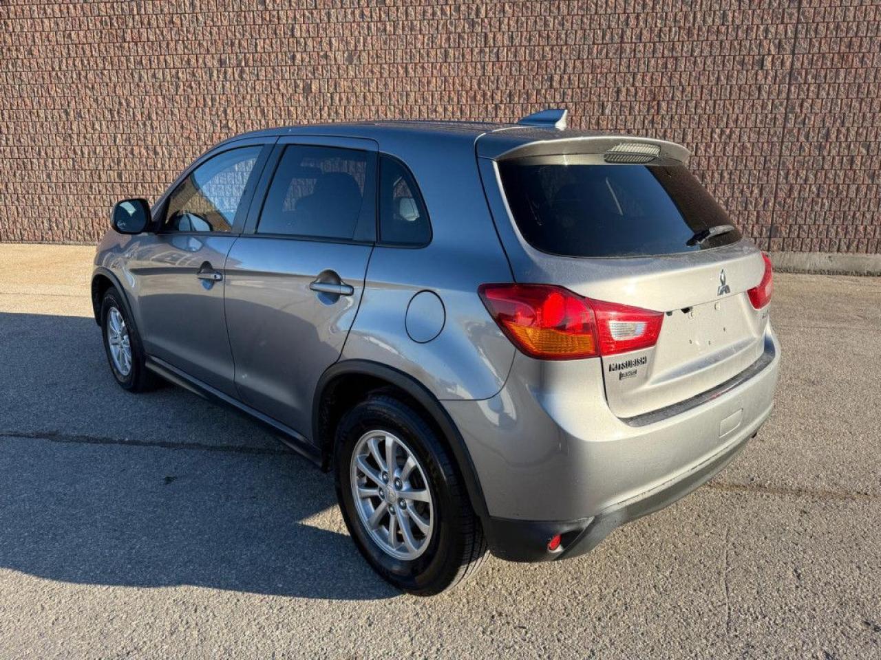 2017 Mitsubishi RVR SE | AWC | TOUCHSCREEN | BACK-UP CAM | ALLOY WHEELS | - Photo #3