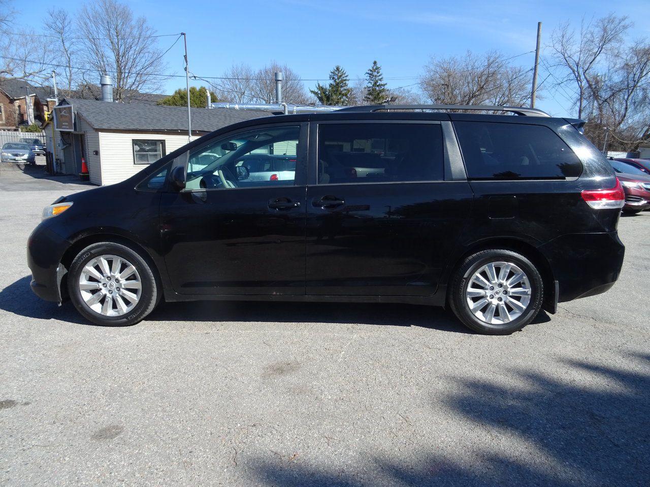 Used 2012 Toyota Sienna LE for sale in Scarborough, ON