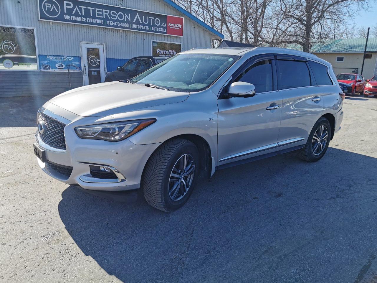 Used 2017 Infiniti QX60 AWD 3.5L for sale in Madoc, ON