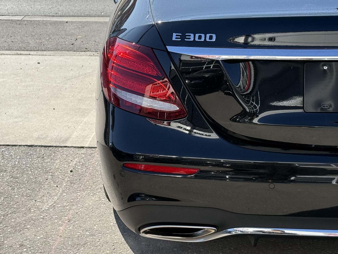 2017 Mercedes-Benz E-Class E300 //AMG SPORT | BURMESTER | LOADED - Photo #12