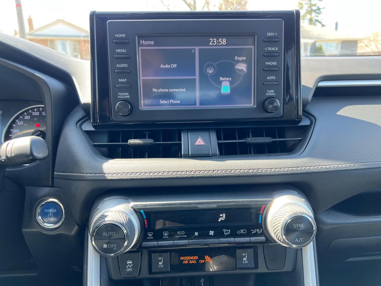 2020 Toyota RAV4 Hybrid XLE - Photo #27
