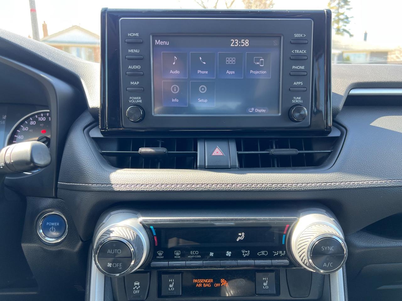 2020 Toyota RAV4 Hybrid XLE Photo