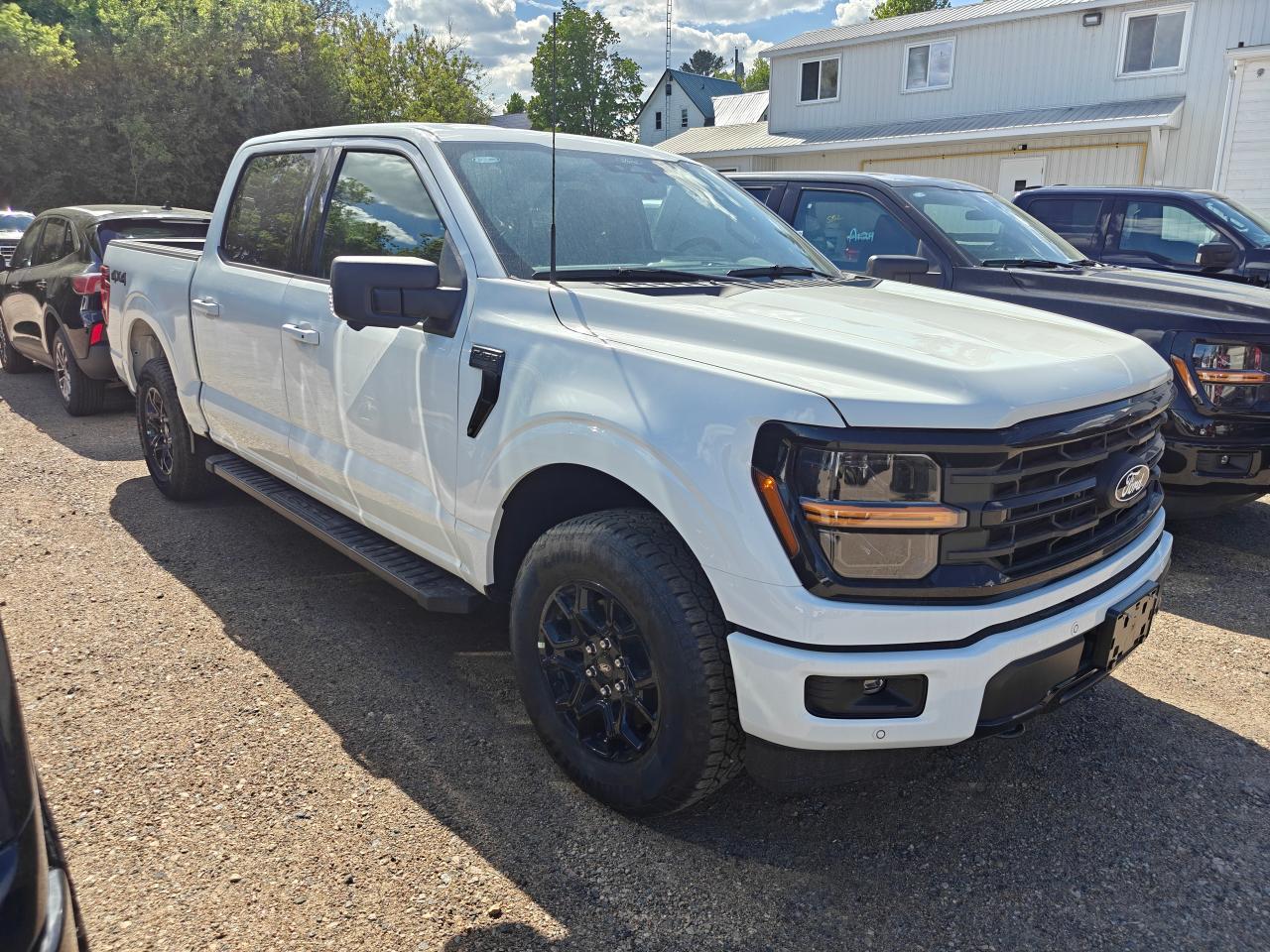 2025 Ford F-150 4X4 SUPERCREW XLT 2.7L 302A Photo3