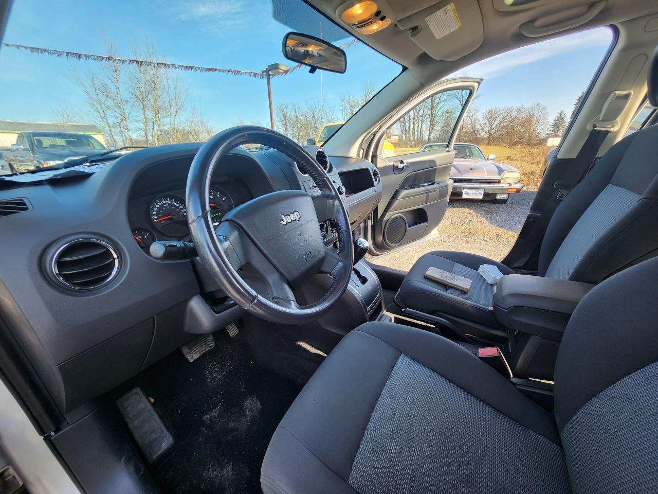 2009 Jeep Compass 123,000km only $6850 - Photo #10