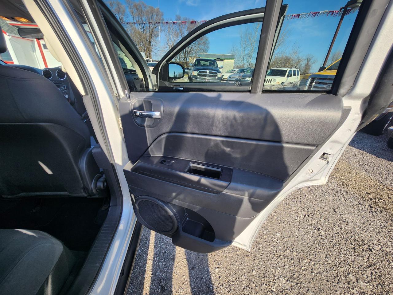 2009 Jeep Compass 123,000km only $6850 - Photo #17