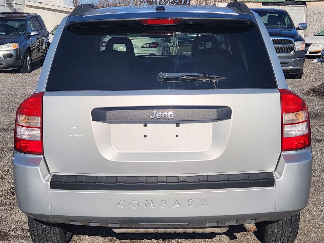 2009 Jeep Compass 123,000km only $6850 - Photo #4