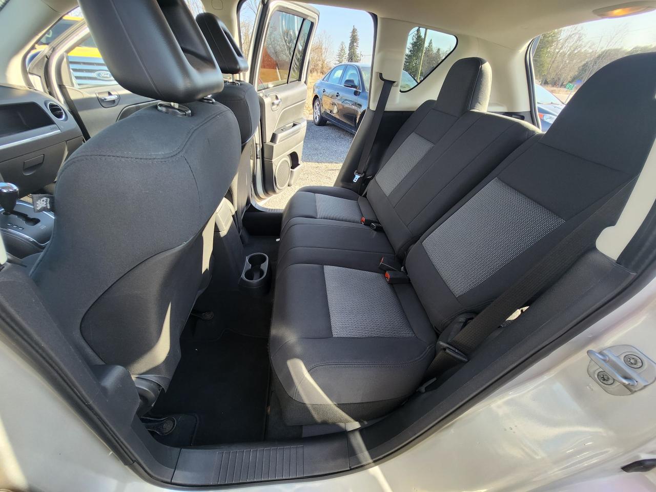 2009 Jeep Compass 123,000km only $6850 - Photo #12