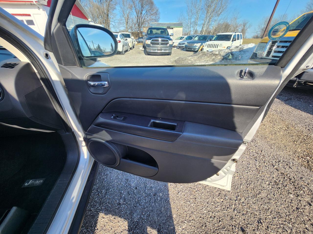 2009 Jeep Compass 123,000km only $6850 - Photo #16