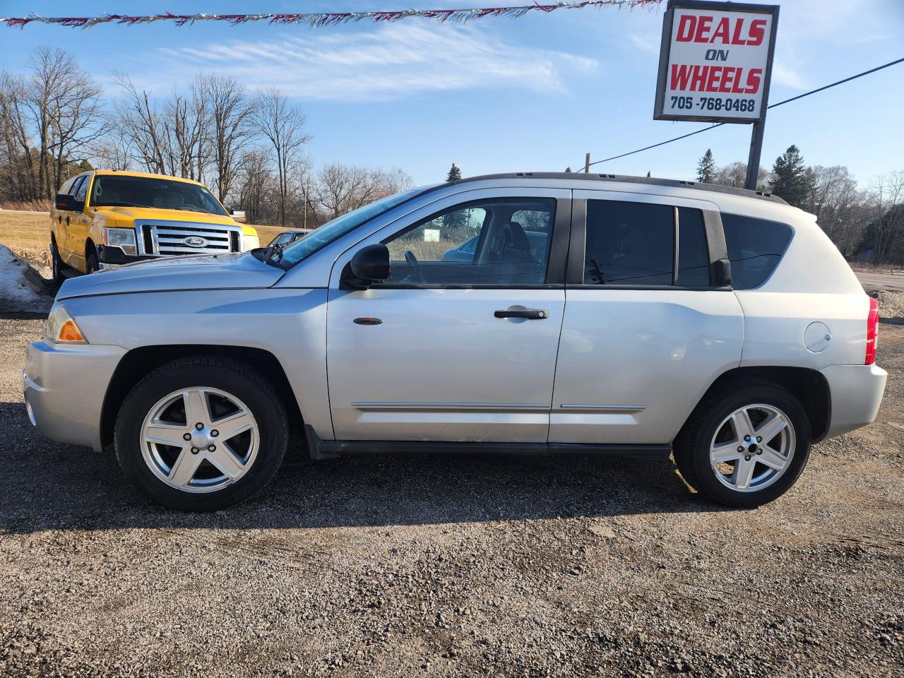 2009 Jeep Compass 123,000km only $6850 - Photo #2