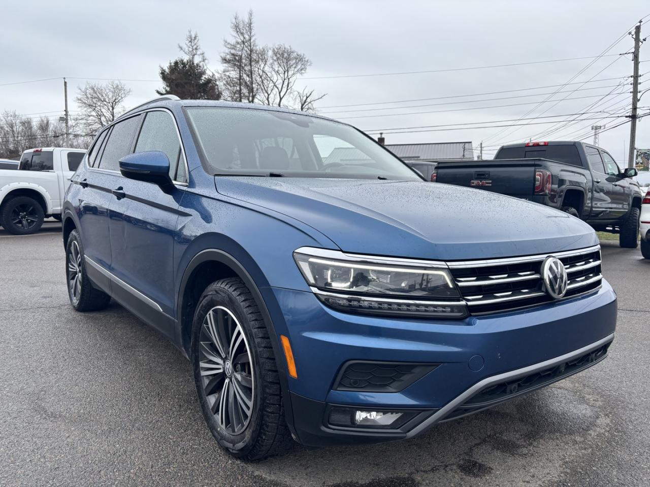 Used 2018 Volkswagen Tiguan SEL / PREMIUM /  4MOTION / LEATHER / PANO ROOF / APPLE CARPLAY & ANDROID AUTO for sale in Truro, NS