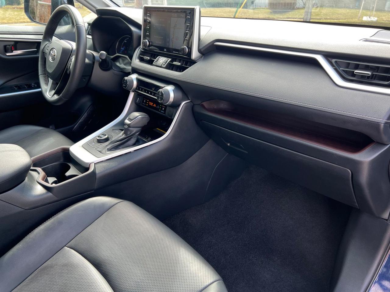 2019 Toyota RAV4 Hybrid Limited - Photo #33