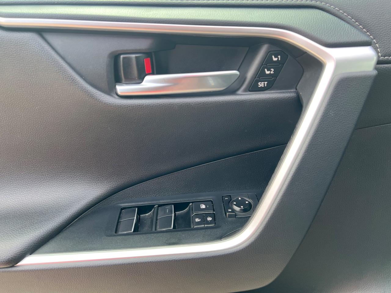 2019 Toyota RAV4 Hybrid Limited - Photo #26