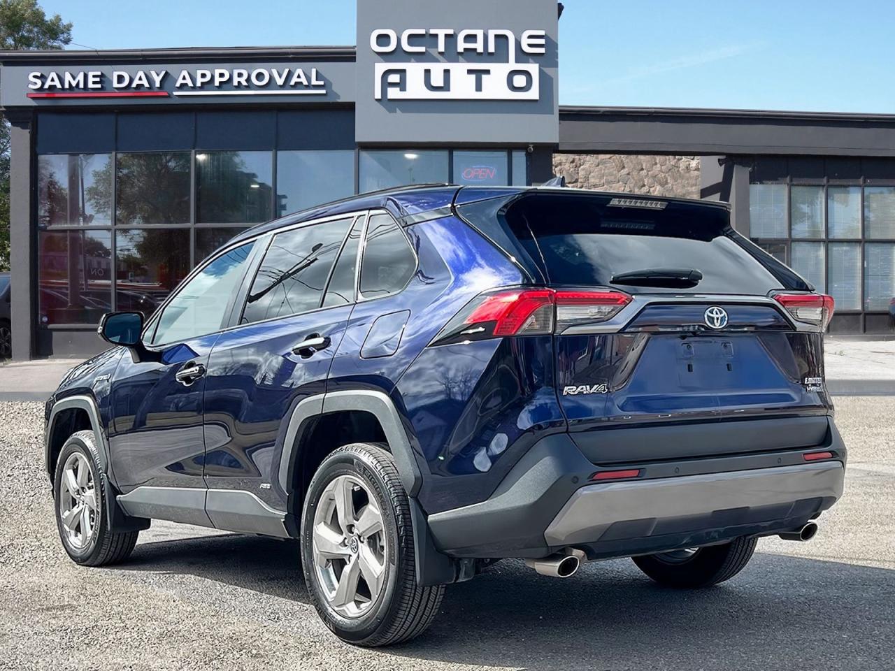 2019 Toyota RAV4 Hybrid Limited - Photo #4