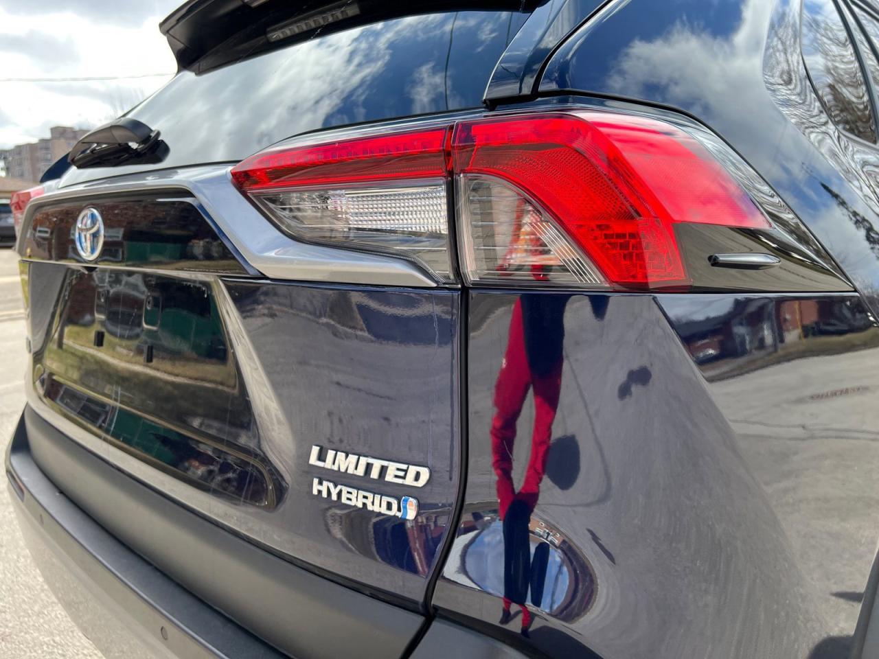 2019 Toyota RAV4 Hybrid Limited - Photo #7