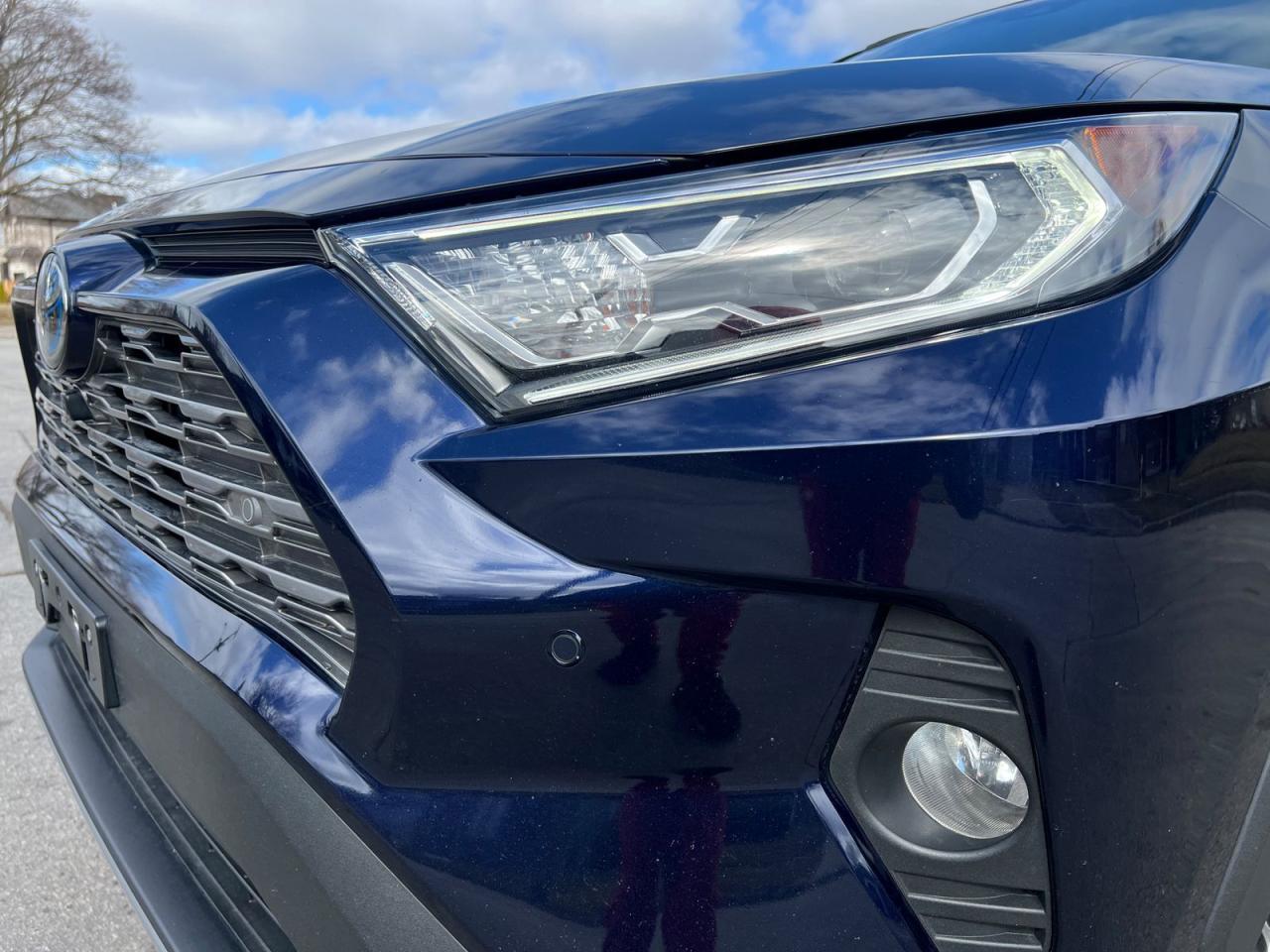 2019 Toyota RAV4 Hybrid Limited - Photo #6