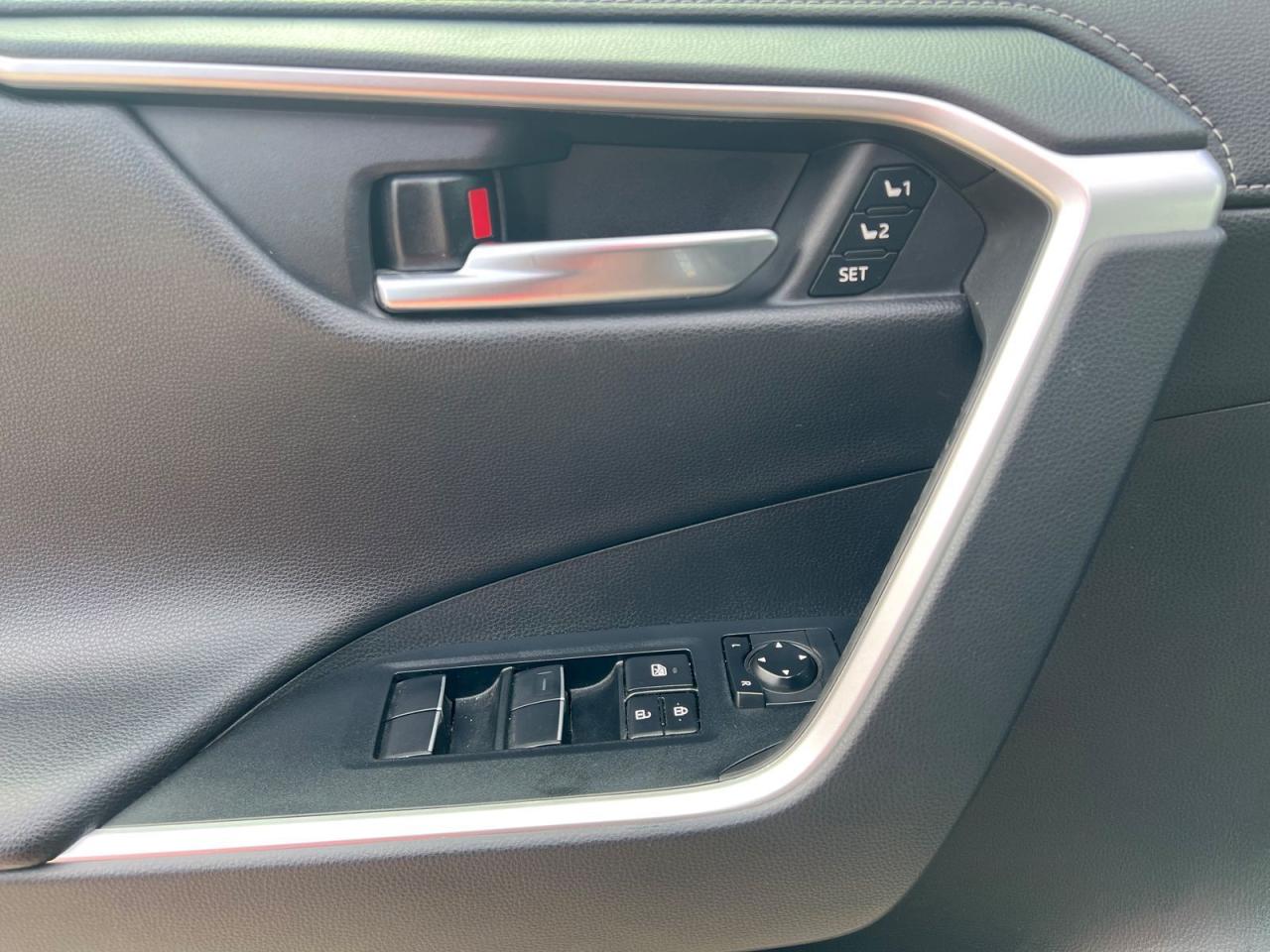 2019 Toyota RAV4 Hybrid Limited - Photo #26