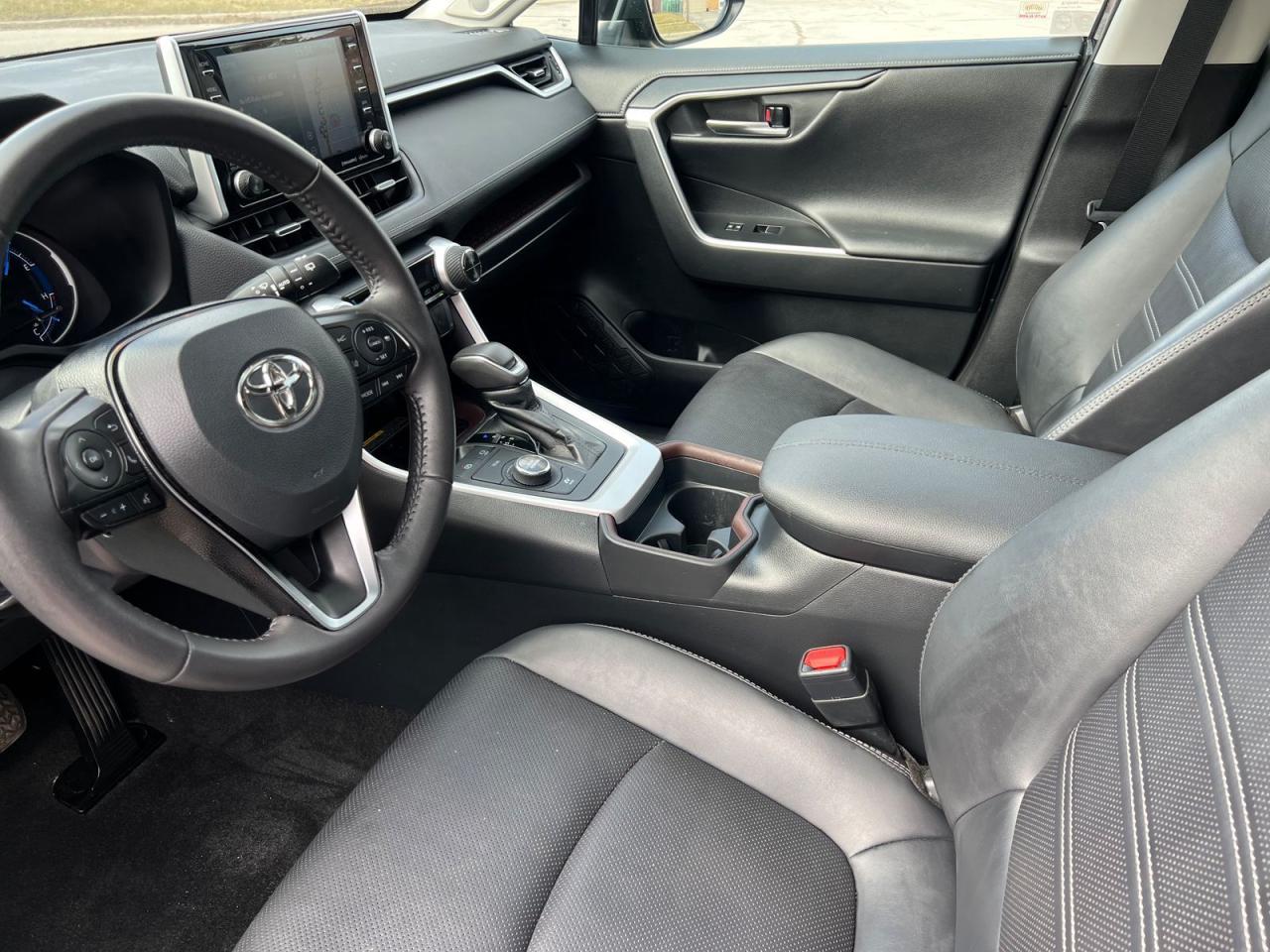 2019 Toyota RAV4 Hybrid Limited - Photo #25