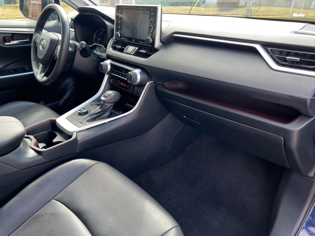 2019 Toyota RAV4 Hybrid Limited - Photo #33