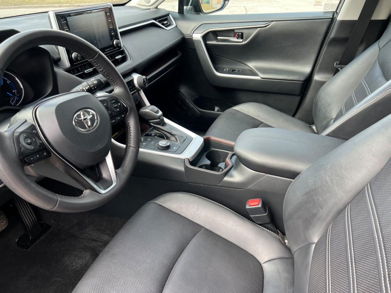 2019 Toyota RAV4 Hybrid Limited - Photo #25
