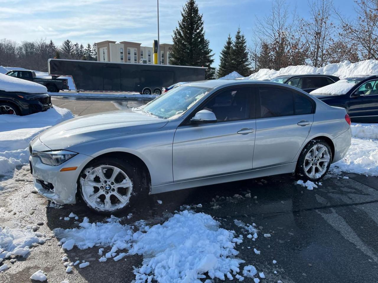 Used 2014 BMW 3 Series 320i XDRIVE AWD - NAVIGATION - LEATHER - SUNROOF !!! for sale in Burlington, ON