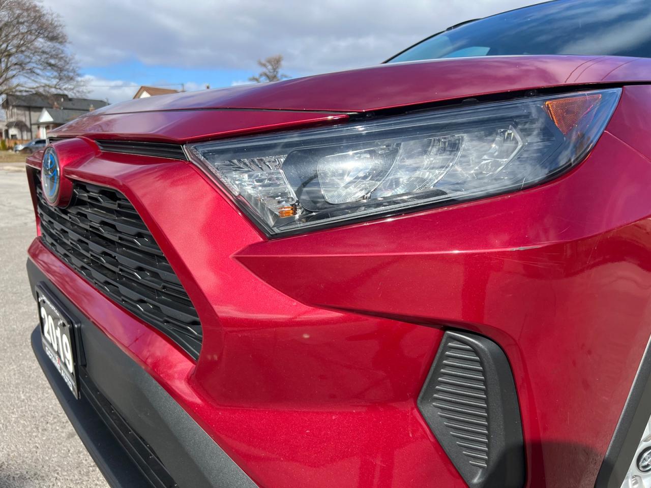 2019 Toyota RAV4 Hybrid LE - Photo #6