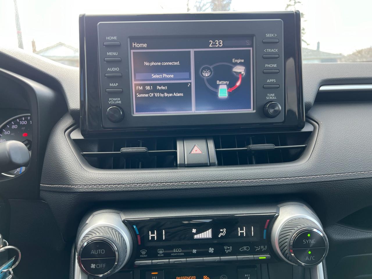 2019 Toyota RAV4 Hybrid LE - Photo #12