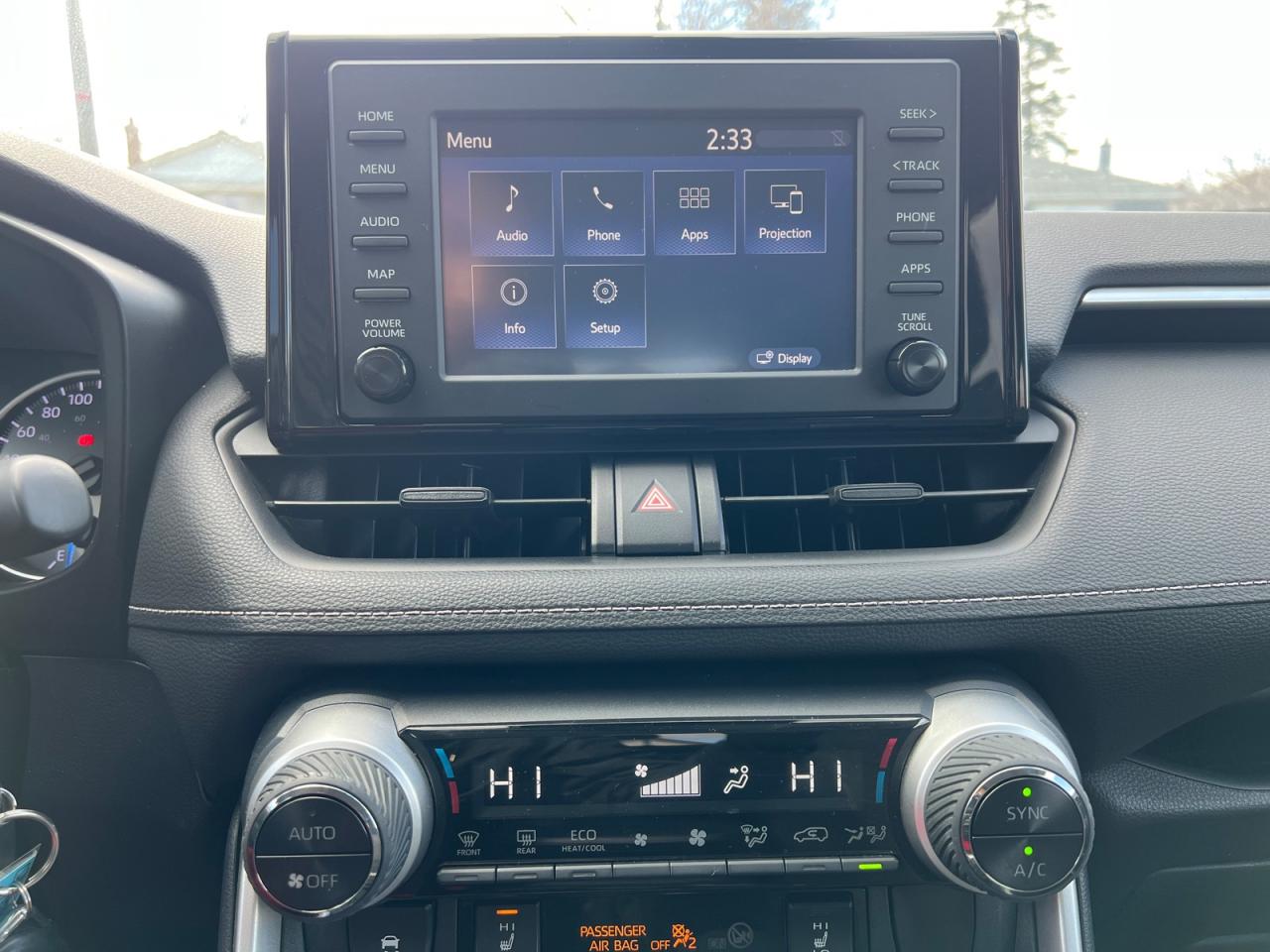 2019 Toyota RAV4 Hybrid LE - Photo #13