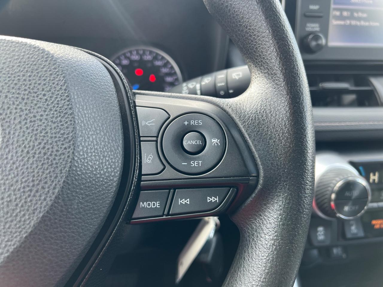 2019 Toyota RAV4 Hybrid LE - Photo #18