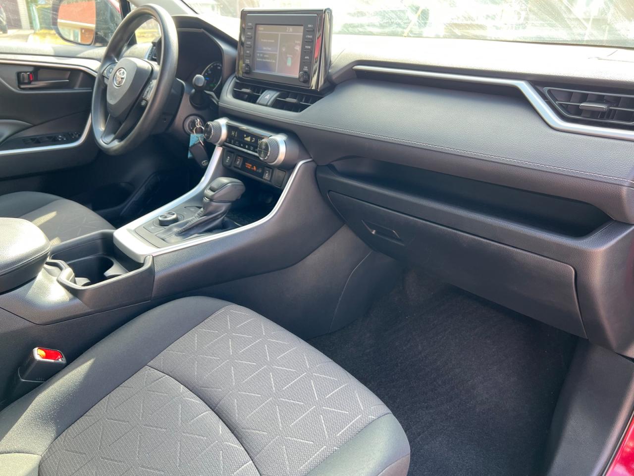2019 Toyota RAV4 Hybrid LE - Photo #30
