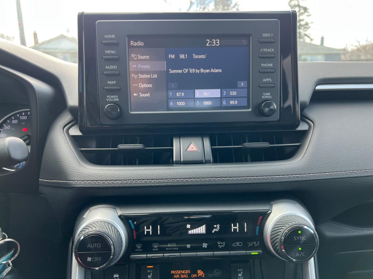 2019 Toyota RAV4 Hybrid LE - Photo #14