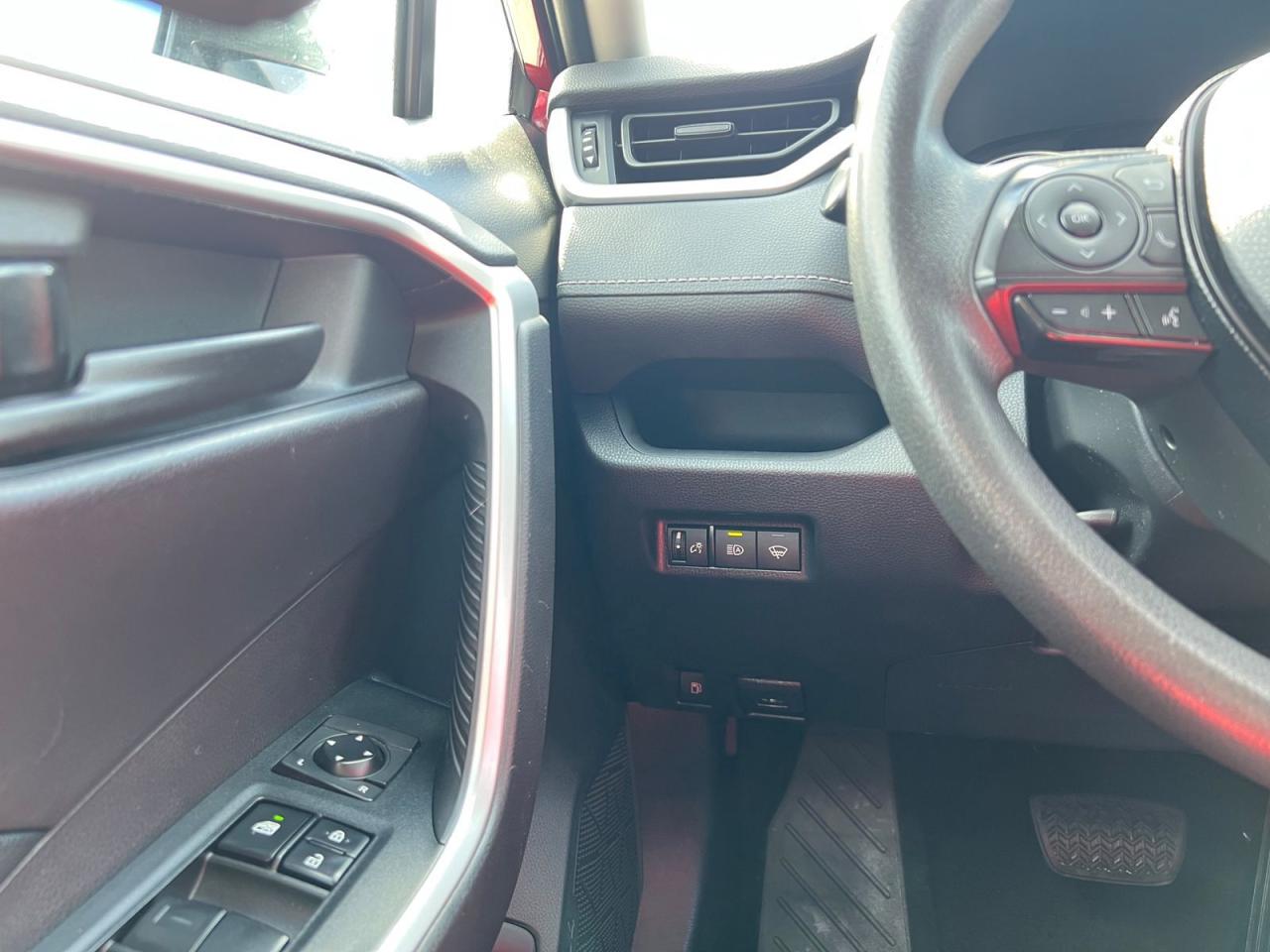 2019 Toyota RAV4 Hybrid LE - Photo #20