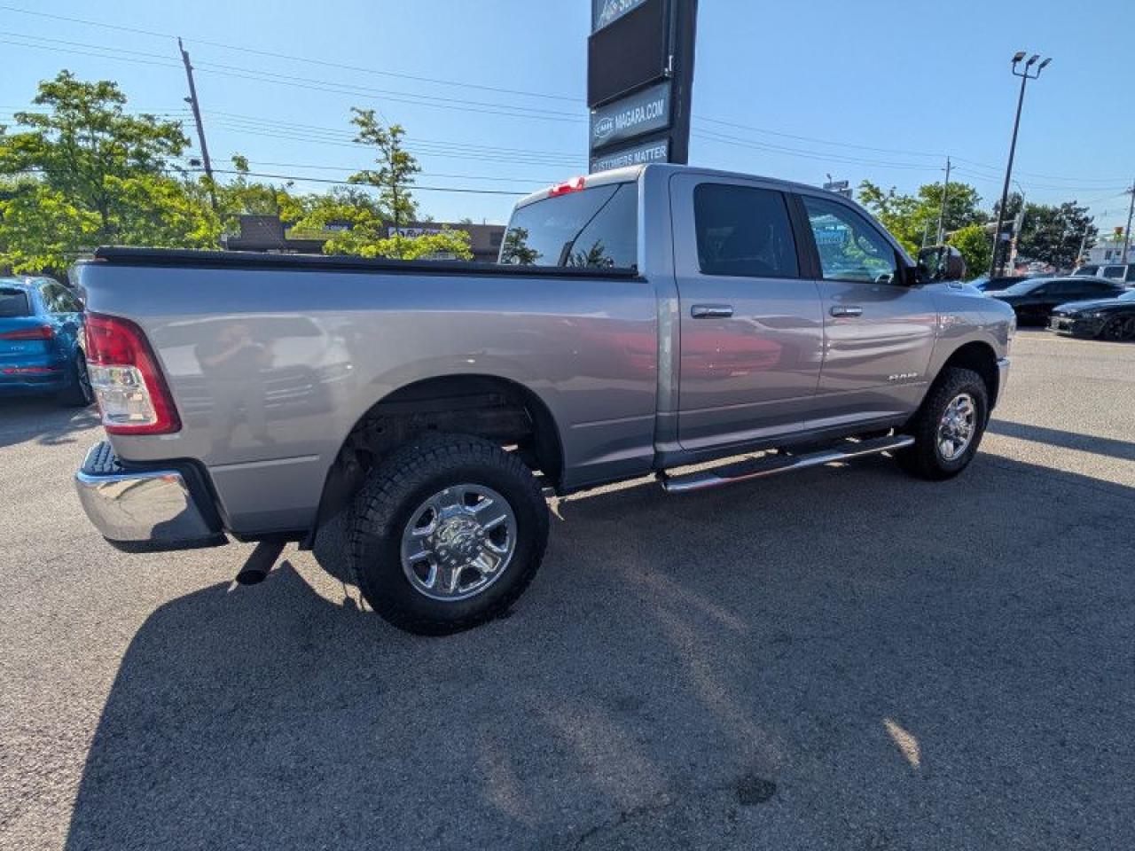 2019 RAM 2500 Big Horn  **6..4L V8 - CREW 4X4** Photo3
