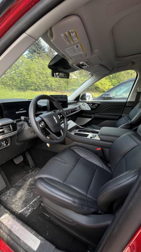 2025 Lincoln Aviator Reserve Photo2