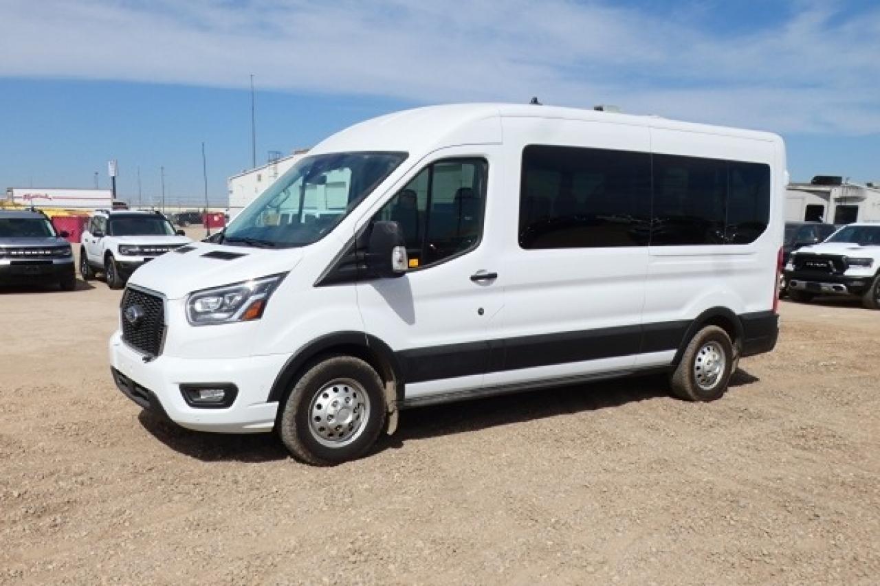 2023 Ford Transit 350 XLT 15 pass. AWD Midroof w/cloth seats, NAV, BUC - Photo #2