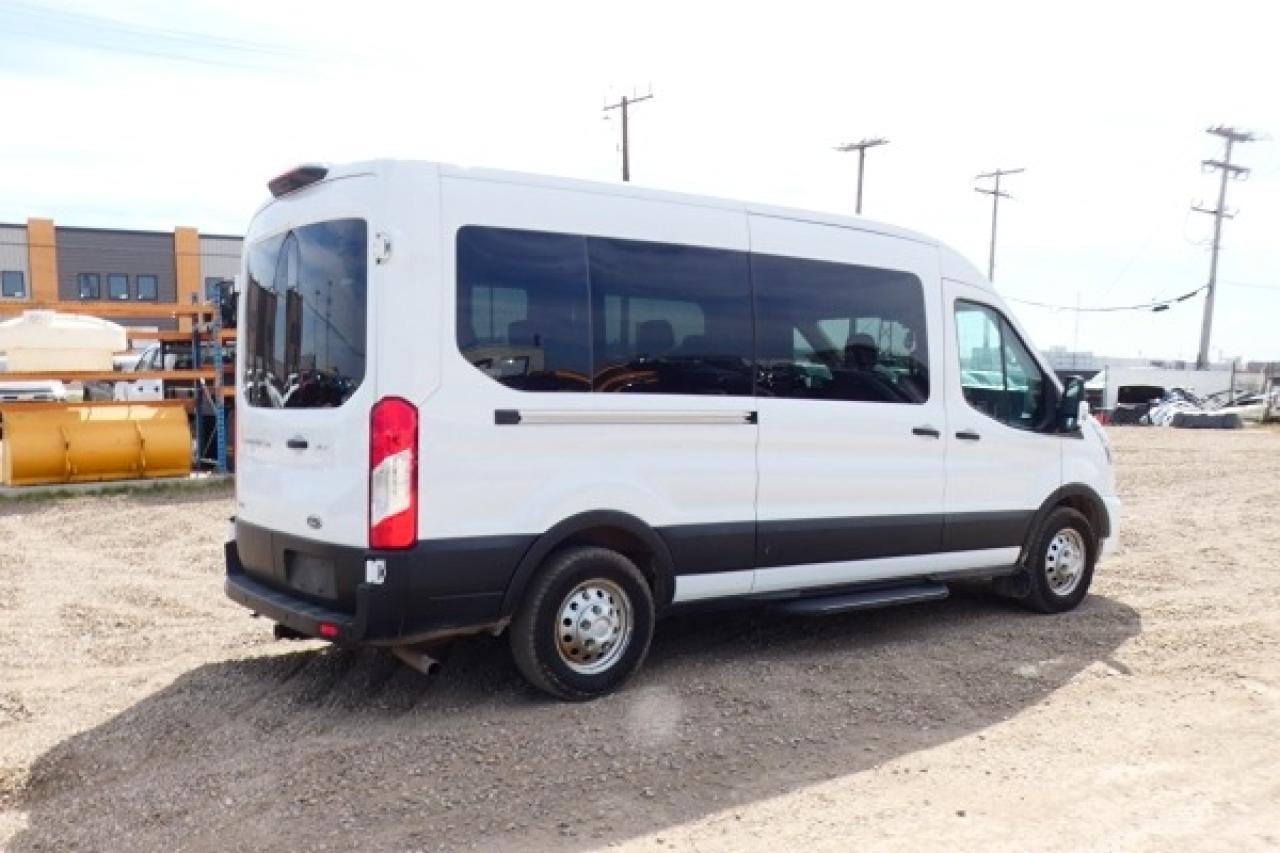 2023 Ford Transit 350 XLT 15 pass. AWD Midroof w/cloth seats, NAV, BUC - Photo #6