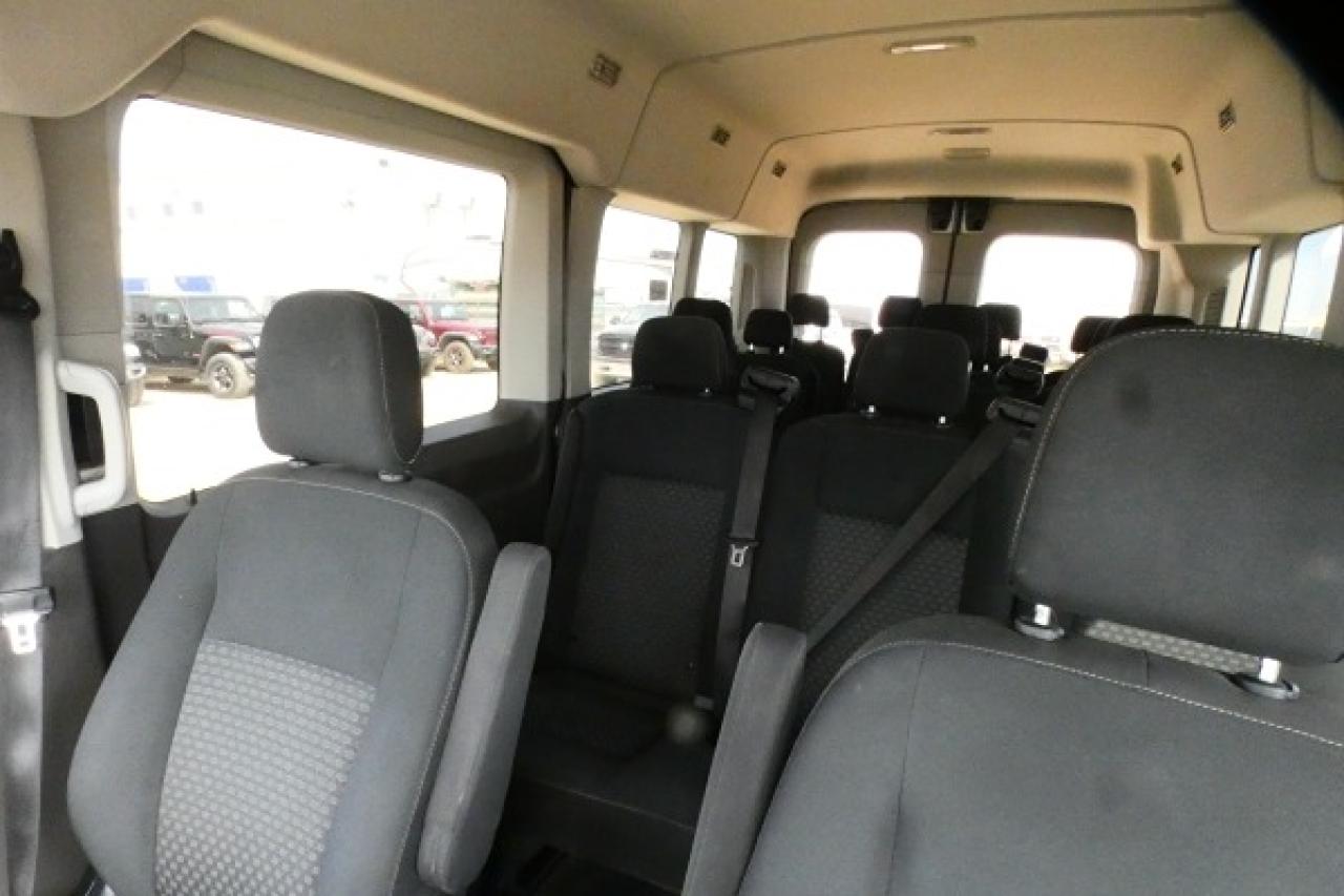 2023 Ford Transit 350 XLT 15 pass. AWD Midroof w/cloth seats, NAV, BUC - Photo #11