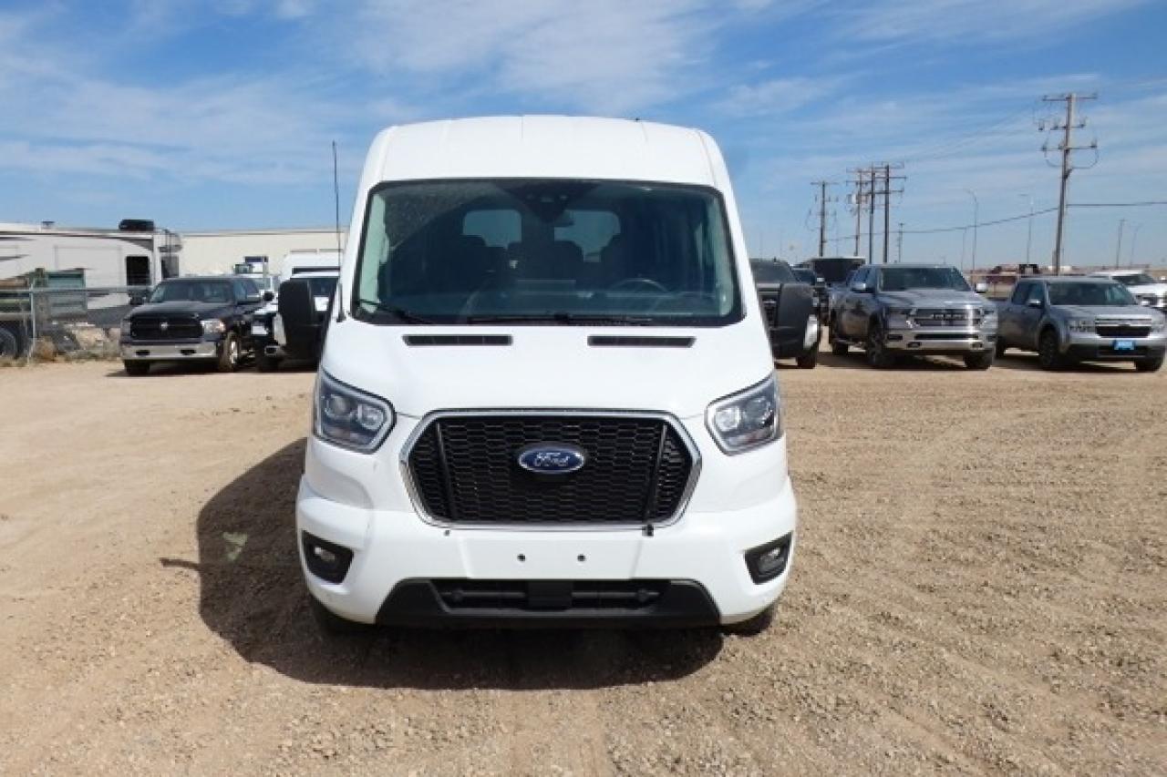 2023 Ford Transit 350 XLT 15 pass. AWD Midroof w/cloth seats, NAV, BUC - Photo #3