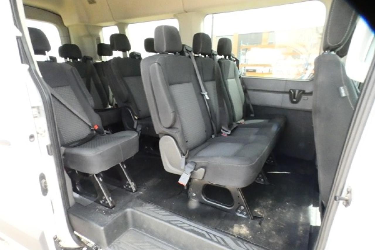 2023 Ford Transit 350 XLT 15 pass. AWD Midroof w/cloth seats, NAV, BUC - Photo #9