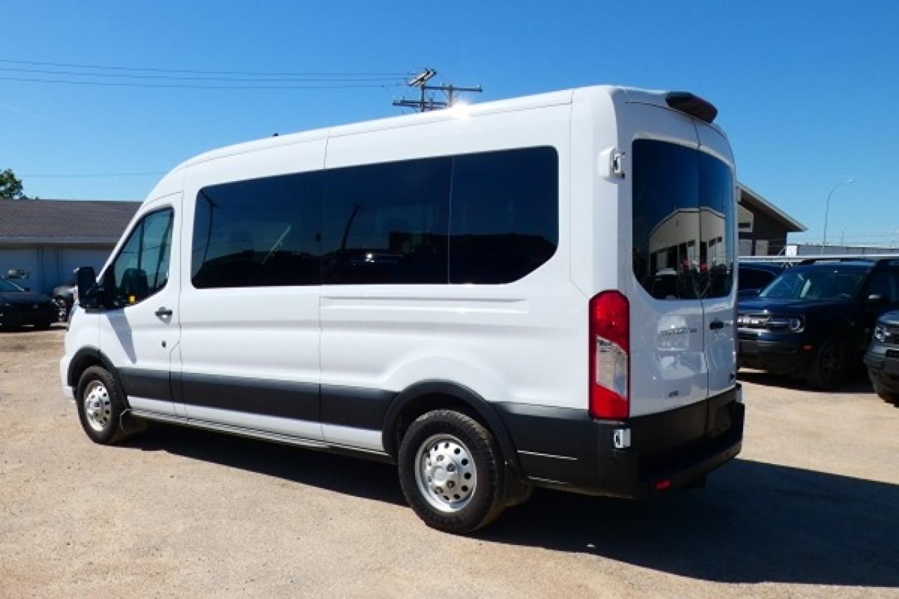 2023 Ford Transit 350 XLT 15 pass. AWD Midroof w/cloth seats, NAV, BUC - Photo #8