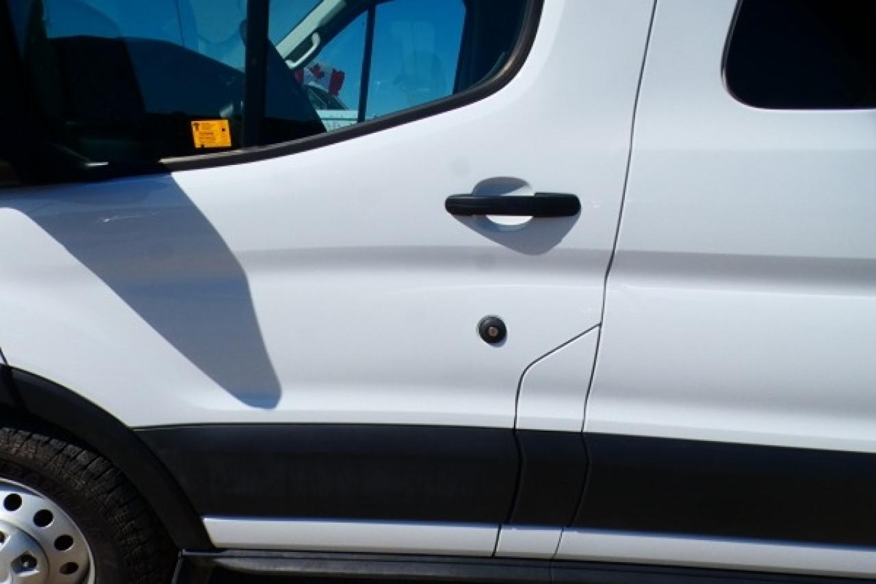 2023 Ford Transit 350 XLT 15 pass. AWD Midroof w/cloth seats, NAV, BUC - Photo #24