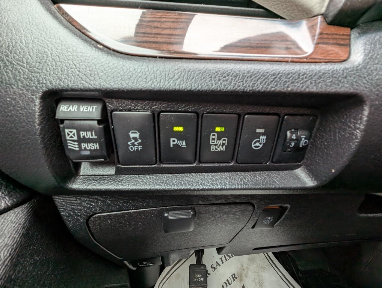 2015 Toyota Sienna XLE AWD | One Owner | Accident Free | Loaded | - Photo #17